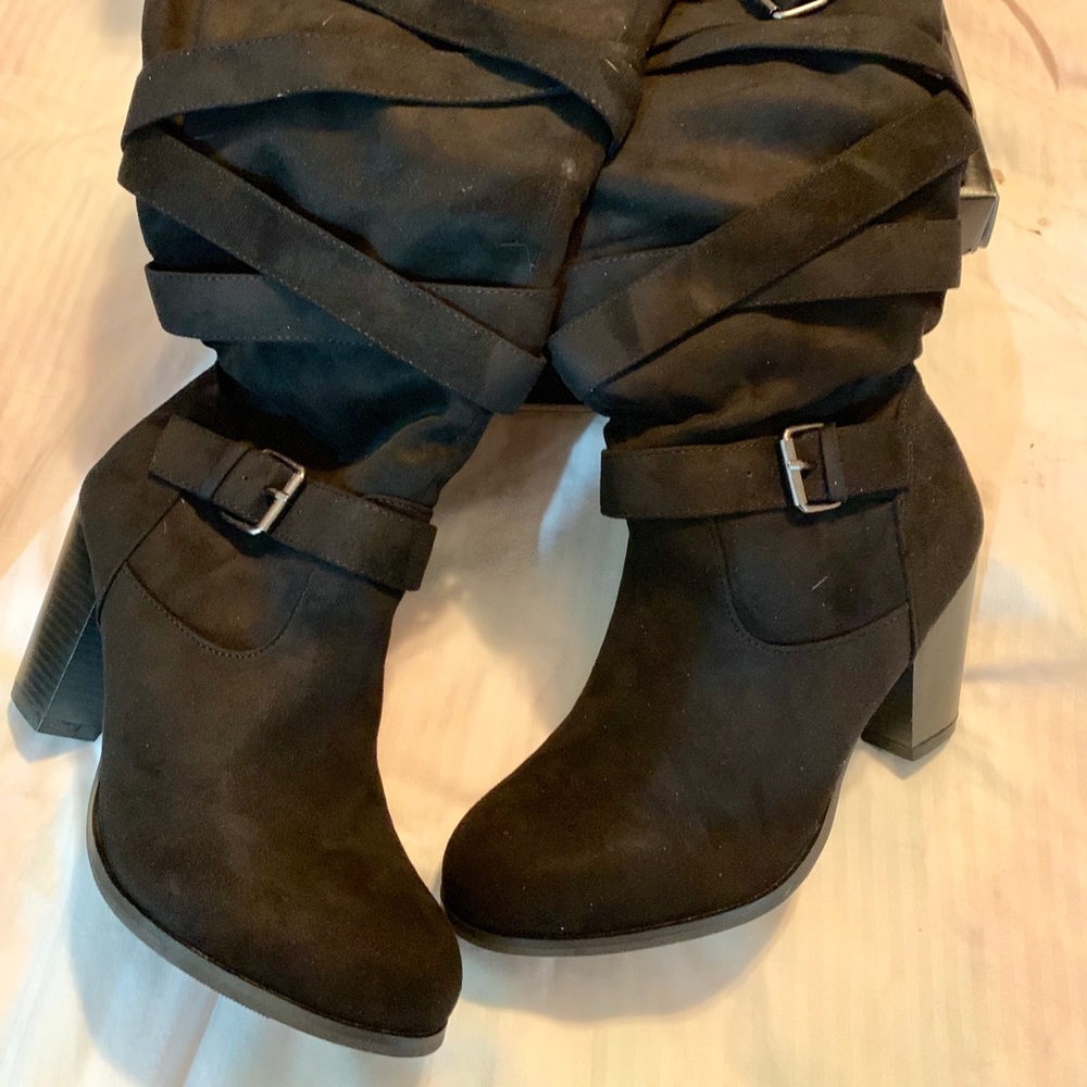 Black knee high boots NWT Torrid